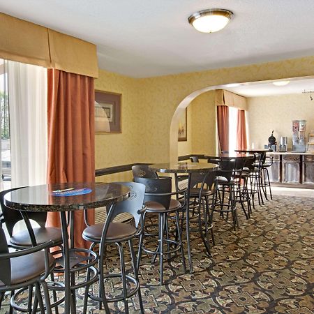 Days Inn By Wyndham Charlotte/Woodlawn Near Carowinds Eksteriør billede