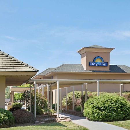 Days Inn By Wyndham Charlotte/Woodlawn Near Carowinds Eksteriør billede